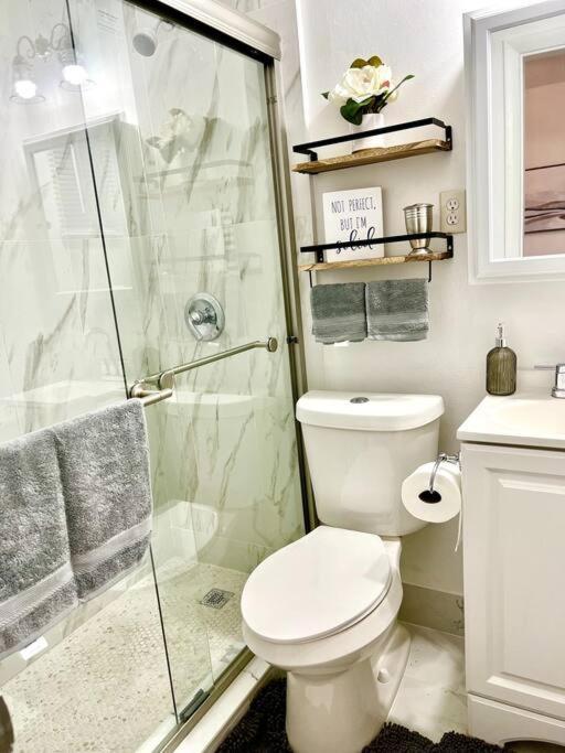 Intimate Casita Mia Minutes Away From Airport, Calle 8, Brickell, Coral Gables, The Beach And More! Маями Екстериор снимка