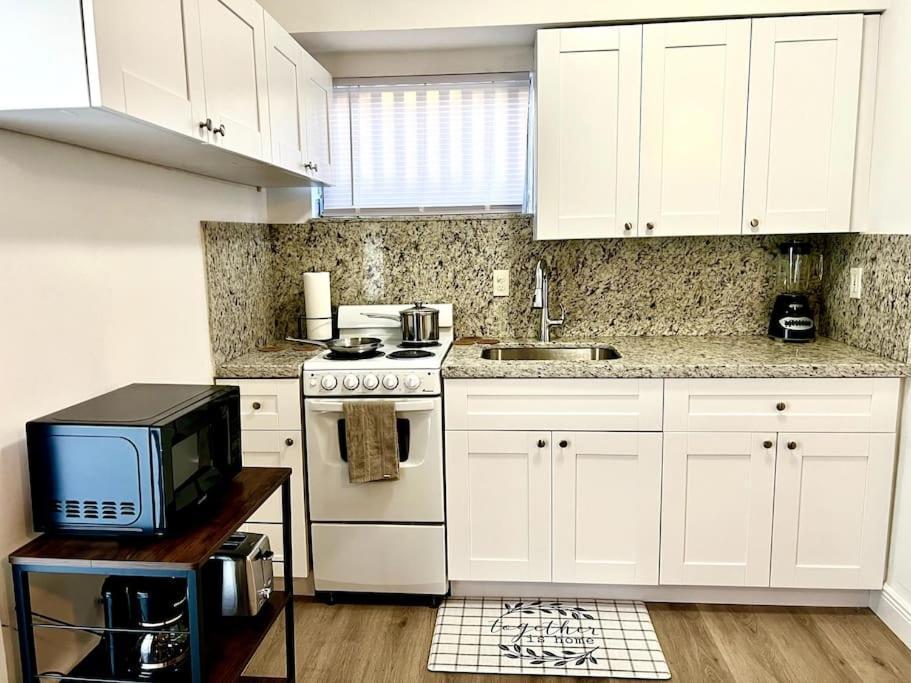 Intimate Casita Mia Minutes Away From Airport, Calle 8, Brickell, Coral Gables, The Beach And More! Маями Екстериор снимка
