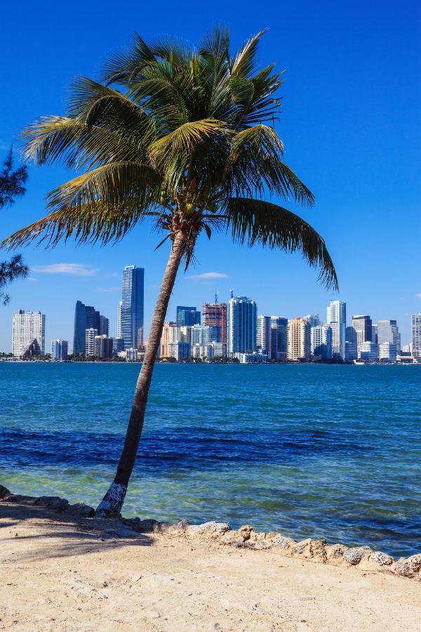 Intimate Casita Mia Minutes Away From Airport, Calle 8, Brickell, Coral Gables, The Beach And More! Маями Екстериор снимка